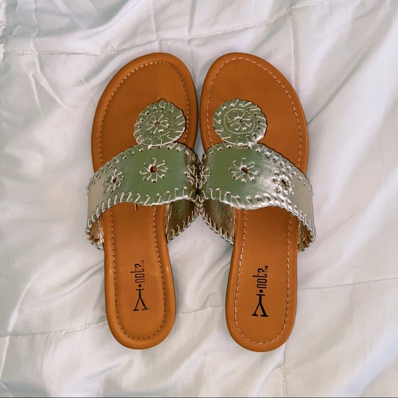Shoes - 🌟3/$10🌟 Sandals